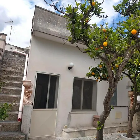 Holiday home Casa Antica A Pochi Minuti Dal Mare